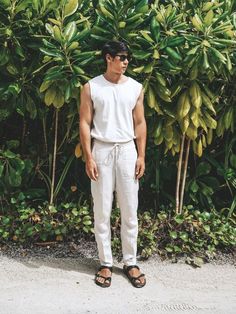 Men Beach Outfit Summer Boho Style, Spring Break Outfits Men, Mens Beach Outfits, Santorini Outfit, Aesthetic Male Outfits, Boho Beach Outfit, Vacation Outfits Men, Thailand Outfit, Beach Outfit Men