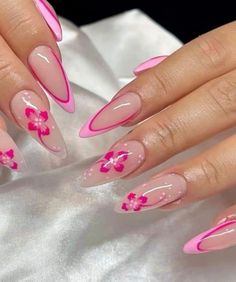 Kutek Disney, Unghie Sfumate, Nails Yellow, Girly Acrylic Nails, Acrylic Nails Coffin Short, Pink Acrylic Nails, Oval Nails, Classy Nails, Fire Nails