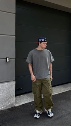 Streetwear Outfit Ideas Men, Summer Outfits Indie, Indie Fashion Men, Runners Outfit, Outfit Ideas Men, Runner Inspiration, Fashion Outfits Men, Streetwear Outfit Ideas, Outfit Essentials