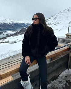 Mode Au Ski, Snow Day Outfit, Apres Ski Outfits, Apres Ski Style, Kelsey Merritt, Ski Outfit, Snow Outfit, Trip Outfits, Ski Fashion