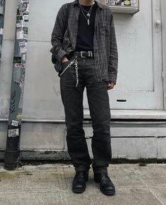 Elder Emo Fashion Men, Alt Aesthetic Men, Mens Alt Outfits, Casual Goth Men Outfit, Grunge Outfits Men Edgy, Alt Outfit Men, Casual Punk Outfits Men, Gothic Male Fashion, Punk Aesthetic Boy