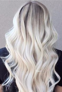 Ice Blonde Hair Balayage, Blonde Low Lights, Blonde Bombshell Hair, Ideas For Blonde Hair, Blonde Hair Pictures, Diy Highlights Hair, Hair With Highlights Blonde, Brown Ombre Hair Color, Blonde Hair Balayage