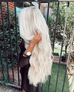 Popelavá Blond, Ombre Blonde Hair, Long White Hair, Icy Blonde Hair, White Blonde Hair, Blonde Haircuts, Brazilian Hair Bundles