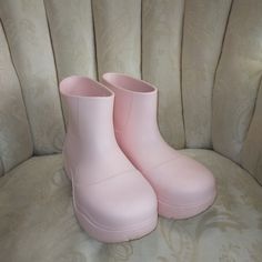 Brand New Light Pink, Light Weight, Durable Winter Boots. Women's Size 7. Pink Winter Boots, Pink Winter, Pink Light, Winter Rain, Winter Boots, Rain Boots, Pink Ladies, Light Pink, Size 7