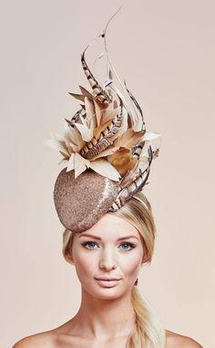 Explore products from the SS17 Collection. Millenary Hats, Race Day Hats, Mad Hat, Kentucky Derby Fascinator, Ascot Hats, Elegant Hats, Kentucky Derby Hats, Feather Hat, Millinery Hats