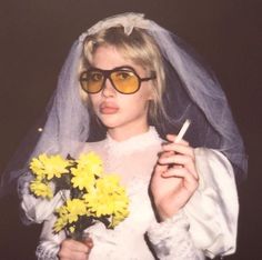 Vintage Wedding Aesthetic, Bride Vintage, Dress Maker, Runaway Bride, Unique Bride, Riot Grrrl, Wedding Aesthetic, Shooting Photo