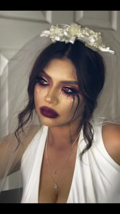 Zombie Bride Makeup, Zombie Bride Halloween Costume, Zombie Bride Costume, Halloween Bride Costumes, Vampire Makeup Halloween, Zombie Halloween Makeup, Halloweenský Makeup, Zombie Prom, Dead Bride