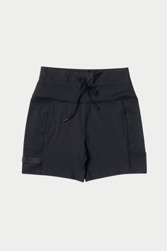 Three pockets, a perfect high-rise, and an elastic band for your glove... these shorts are ready for anything. This product is on Final Sale. Golf Shorts Women, Baggy Shirt, Biker Short, Golf Apparel, Golf Outfits Women, Play Golf, Hot Yoga, Golf Outfit, Ladies Golf