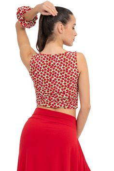 Argentine Tango crop top, Strawberry printed crop top, Latin dance crop top, Sleeveless bodycon crop top, Basic fitted crop top, Bachata top Strawberry Printed Sleeveless Crop Top Indulge in your playful side with this strawberry crop top, perfect for daily wear, dance practice, Milongas, and even workouts.  Effortlessly stylish and easy to pair, it complements our Skirt With Side Draping perfectly : https://www.etsy.com/listing/699717436/tango-skirt-salsa-dance-skirt-side Details : ✤ Stretch Strawberry Print Viscose Fabric ✤ Crop Fit ✤ Round Neckline Product code : TN240 The model is 1.70 m (5'7'') tall and wears size S. Find your size below : SIZE CHART IN CENTIMETERS : XS: BUST: 82, WAIST: 65, HIPS: 86.5 S: BUST: 87, WAIST: 69, HIPS: 91.5 M: BUST: 92, WAIST: 74, HIPS: 96.5 L: BUST: 98, Tank Crop Top With Built-in Bra, Fitted Crop Top With Built-in Bra For Summer, Sleeveless High Stretch Crop Top With Built-in Bra, High Stretch Crop Top With Built-in Bra, Summer Stretch Elastane Crop Top, Stretch Elastane Crop Top For Summer, Summer Cropped Fitted Tank Top, Cropped Fitted Tank Top For Summer, Red Sleeveless Elastane Top