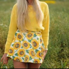 Soooo Friggin’ Cute. Size S Nwot Sunflower Skirt From American Apparel, As Seen In Ariana Grande . . . . . . C4 Sunflower Skirt, Denim Mini, Denim Mini Skirt, Skirt Outfits, American Apparel, Ariana Grande, Yellow White, Fashion Inspiration, Mini Skirt