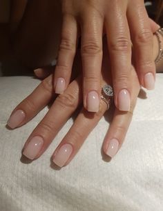 Cheer Nails, Manicured Nails, Unghie Sfumate, Neutral Nails, Classy Nails, Chic Nails, Short Acrylic Nails, Perfect Nails, Nude Nails