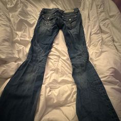 Almost Brand New Worn Once Rock Revival Boot Cut Jeans Size 27 Very Good Condition. Bootcut Vs Flare Jeans, Y2k Bootcut Jeans, Waist Aethstetic, Bootcut Jeans Aesthetic, Baggy Jeans Design, Grungy Jeans, 80s Rock Fashion Women, Dark Flared Jeans, 2000s Bootcut Jeans