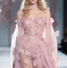 dreamy runway gown Fairytale Dress, Glam Dresses, Fantasy Fashion, Fancy Dresses, Dream Dress, Gorgeous Dresses, Pretty Dresses, Runway Fashion