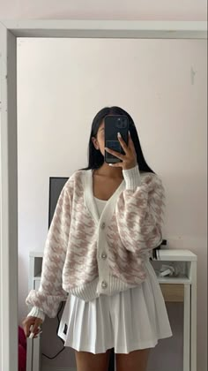 Feminie Girl Outfits, Rich Girl Aesthetic Outfit Casual, Posh Girl Outfit, Soft Girl Winter Outfits, Feminine Winter Outfits Girly, Comfy Girly Outfits, Girly Chic Outfits, Girly Casual Outfits, Girly Winter Outfits