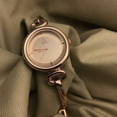 Feminine Watches Classy, Watch Women's Classy, Interior House Design Ideas, Designer Watches Women, Watches For Women Classy, Classy Womens Watches, Trendy Watches Women, Trendy Watches Women Fashion, Elegant Watches Women