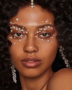 Editorial Make-up, Photographie Portrait Inspiration, Beauty Make-up, Make Up Looks, Beauty Shoot, Afro Art, Editorial Makeup, Makeup Essentials, Creative Makeup