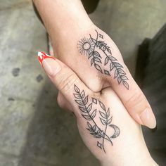 Best friend vine tattoo. Two hands, one with a sun and one with a moon. Two stars and 3 vines Best Friend Flower Tattoos, Best Friend Flower, Matching Friend Tattoos, Bestie Tattoo, Hand And Finger Tattoos, Handpoke Tattoo, Bff Tattoos, Friendship Tattoos, Matching Tattoo