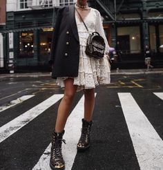 Biker Boots Outfit, September Fashion, Street Style Bags, Fashion Week 2018, Blogger Outfits, Looks Street Style, Fashion Blogger Style, Mode Inspo, Street Style Looks