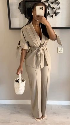 Cute Professional Outfits, Mode Tips, Professional Outfits Women, Stylish Work Attire, Effortlessly Chic Outfits, Business Casual Outfits For Work, Neue Outfits, Classy Work Outfits, Classy Casual Outfits