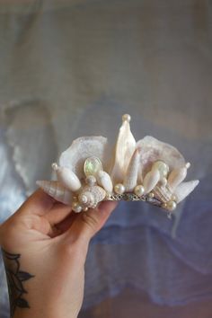 One of a kind handmade Tiara made from Seashells, faux pearls, and miscellaneous jewelry pieces Shell Tiara, Shell Hair Accessories, Siren Energy, Ocean Queen, Bella Core, Material Exploration, Seashell Crown, Queen Cosplay, Handmade Tiaras