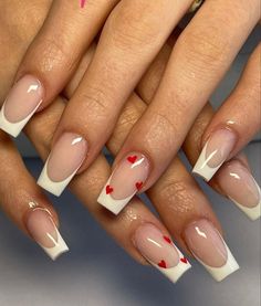 L'un de nos services d'ongles les plus demandés Valentine Nails, Girly Acrylic Nails, French Tip Acrylic Nails, Classy Acrylic Nails, Acrylic Nails Coffin Short, Short Acrylic Nails Designs, Pink Acrylic Nails, Square Acrylic Nails, Heart Nails