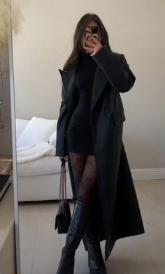 40s Mode, Stil Elegant, Looks Black, Coat Outfits, Mode Inspo, Date Outfits, 가을 패션, Looks Style