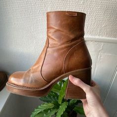 90s Fashion Boots, Brown Platform Boots Outfit 70s, 70s Fashion Boots, Heeled Brown Boots Outfit, Vintage Chunky Boots, Platform Brown Boots, Vintage Platform Boots, Brown Platform Boots Outfit, Brown Heeled Boots Outfit