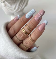 Cute Short Square Nails Winter, Blue Winter Sweater Nails, Light Blue Nails With Design Winter, Light Blue Sweater Nails, Pretty Winter Nails Classy Blue, Light Blue Xmas Nails, Baby Blue Winter Aesthetic, Baby Blue Nails Winter