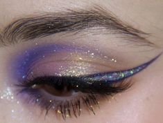 Sleepover Makeup, Neon Graphic Liner, Mackup Ideas, Cosmetic Aesthetic, Devil Makeup, Guts Tour, Everyday Makeup Tutorials, Cute Eye Makeup