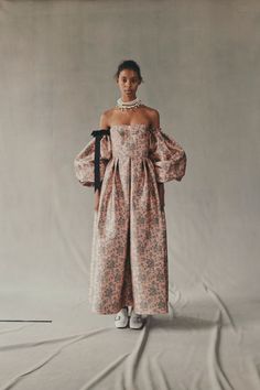 Erdem Resort 2019 High Waist Dress, Moda Vintage, Gianni Versace, Fashion Show Collection, Strike A Pose, Inspired Outfits