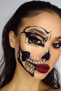 Halloween Make Up 2022, Ideas For Face Painting, Halloween Idea Make Up, Face Makeup For Halloween For Women, Holloween Makeup 2021, Halloween Inspo Makeup, Face Painting Halloween Women, Spooky Makeup Looks Halloween, Cool Halloween Makeup Creative