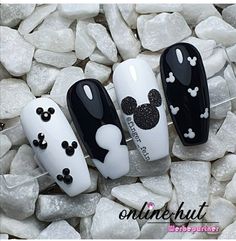 Mickymaus Nail Art, Black And White Mickey Nails, Black Mickey Nails, Mickey Mouse Acrylic Nails, Mickey Mouse Nails