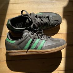 New Without Tags! Never Worn! Samba Og ‘Shadow Olive Green’ Size 5.5 Fits Similar To Women’s 7-7.5 Green And Yellow Samba, Silver Green Sambas, Adidas Samba Green Yellow, Olive Green Adidas, Adidas Green Leather Skate Shoes, 7 And 7, Adidas Samba, Adidas Women, Adidas Shoes