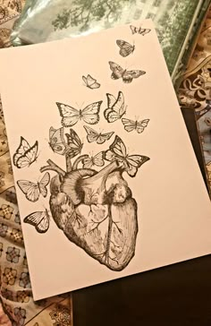 Сердце Life Is Beautiful Drawing, Drawing Book Sketchbooks, Aesthetic Heart Drawing, Sketches Butterflies, Art Book Ideas Sketchbooks, Sketchbook Art Inspiration Aesthetic, Drawing Aesthetic Sketchbook, Heart Drawing Aesthetic, Anime Character Design References