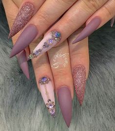 Nails Valentines Nail Set, Stilettos Nails, Coffin Acrylic Nails, Shiny Nails Designs, Gucci Nails, Valentines Nail, Claw Nails, Luxury Nails