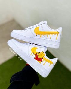 Winnie The Pooh Shoes, Shoe Artwork, Af1 Custom, Af1 Shoes, Nike Air Force 1 Custom, Custom Af1, Diy Sneakers, Youthful Design, Custom Nike Shoes