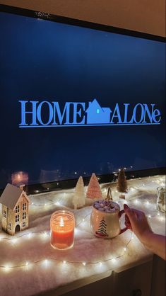 Christmas Aesthetic Movie, Christmas Movie Night Aesthetic, Christmas Night Aesthetic, Movie Watching Aesthetic, Christmas Movies Aesthetic, Christmas Movie Aesthetic, Hey December, Home Alone Christmas, Christmas Tv