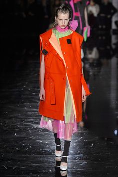 8 Major Fall 2018 Trends That You Should Know Your guide to the season's hottest runway trends. 70s Fashion Pictures, Fall Displays, 1980s Fashion Women, 1980s Fashion Trends, Trendy Womens Fashion, Fall Fashion Week, Fall Fashion Trends Women