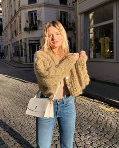 What All the Cool French Girls Are Wearing on Instagram, in 10 Perfect Outfits French Outfits, French Capsule Wardrobe, Parisian Outfits, French Outfit, Paris Chic, Womens Fashion Casual Summer, French Girls, French Women, Cute Fall Outfits