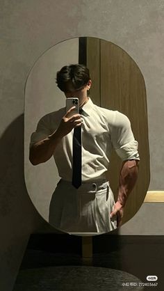 Big Boy Aesthetic, Victorian Mens Clothing, Buff Men, Aesthetic Male Outfits, Aesthetic Men, Bad Boy Aesthetic, Elegant Man