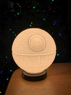 Star Wars Death Star Table Night Light - Etsy Star Wars Rugs, Star Wars Apartment, Star Wars Room Aesthetic, Star Wars Table Decorations, Star Wars Bedroom Boys, Starwars Decor, Star Wars Living Room, Rory Room, Star Wars Theme Room