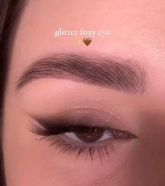 Fancy Simple Makeup, Makeup On Eyes, Simple And Elegant Makeup Looks, Cute Prom Makeup Looks Simple, Masquerade Make Up Ideas, Night In Paris Makeup, Brown Prom Makeup Looks, Elegant Make Up Looks, Prom Makeup Simple Natural