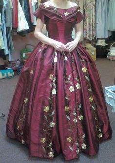 Red 1860s Dress, 18th Century Dress Gowns, 1860s Dresses, Historical Gowns, Vintage Attire, Ren Fair, 1800s Fashion, History Fashion, Old Dresses