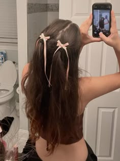 Bow Pigtails Hairstyle, Pink Bow Hairstyles, Pigtails Half Up Half Down, Half Up Half Down Hair Pigtails, Half Up Pigtails Hairstyles, Half Up Half Down Pigtails, Bow Pigtails, Coquette Hairstyle, Pigtail Hairstyle