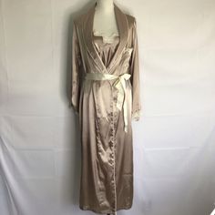 Nwt - Gilligan And O’malley Women Taupe/Tan Cream Lace Robe & Bralette Cami 2 Piece Night Set Size S. Robe W/ Cream Hemming Lace Front Pockets, Ribbon Tie Belt. Bralette Cami Spagetti Adjustable Straps, Lace Front, Slit Lace Sides. A Very Elegant Sleepwear Gift Never Worn. See Pics For Measurements. No Rips Or Tear. Great On Vacation Womens Robes Long, Elegant Sleepwear, Satin Bridal Robe, Night Set, Silky Robe, Kimono Shirt, Belted Robe, Lounge Robes, Lace Side