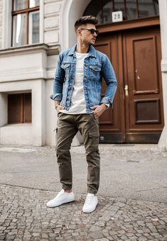 Mens Jean Jacket Outfit Casual, Blue Denim Jacket Outfit Men, Blue Denim Jacket Outfit, Jean Jacket Outfits Men, Denim Outfit Men, Jeans Outfit Men, Jean Jacket Outfits, Denim Jacket Outfit