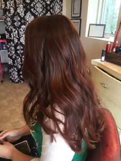 Dark Red With Curtain Bangs, Dark Ginger Hair Color Copper, Orchard Red Hair Color, Copper Brown Hair Tan Skin, Cool Red Hair Color Pale Skin, Brown Hair With Red Lowlights Burgundy, Dark Red Brown Hair Color Auburn, Dark Brown Hair With Auburn Balayage, Redbrownhair Color