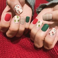 Nail Noel, Membentuk Alis, Christmas Nail Art Designs, Red Nail, Xmas Nails, Christmas Nail Designs, Christmas Nail