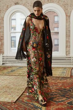 Fashion Show Collection, Pre Fall, Pretty Dresses, Runway Fashion, Fashion News, High Fashion