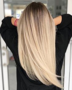 Caught the eye! Ombre Hair Blonde Straight, Cream Blonde Hair Balayage, Balayage Hair Blonde Straight, Sandy Blonde Hair, Platinum Blonde Balayage, Pretty Blonde Hair, Ash Brown Hair Color, Ash Hair Color, Spring Hair Color